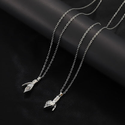 2Pcs Hold Hands Magnetic Couple Necklace Lovers Hand In Hand Pendant Necklace for Women Men Fashion Jewelry Gift  New Trend