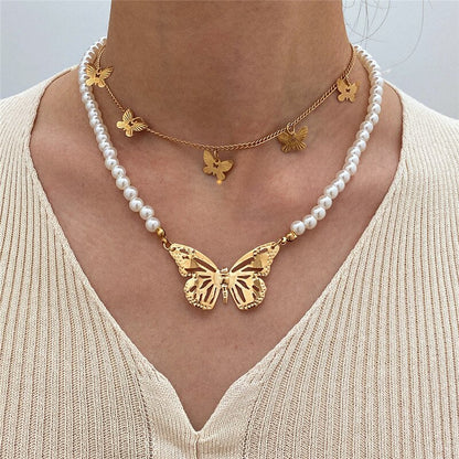 Goth Baroque Pearl Butterfly Pendant Necklace for Women Vintage Multi Layer Link Chain Necklace Punk Aesthetic Jewelry