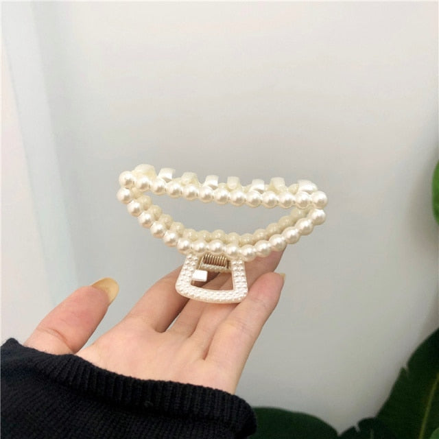 AOMU  New Hyperbole Big Pearls Acrylic Hair Claw Clips Big Size Makeup Hair Styling Barrettes for Women Hair Accessories